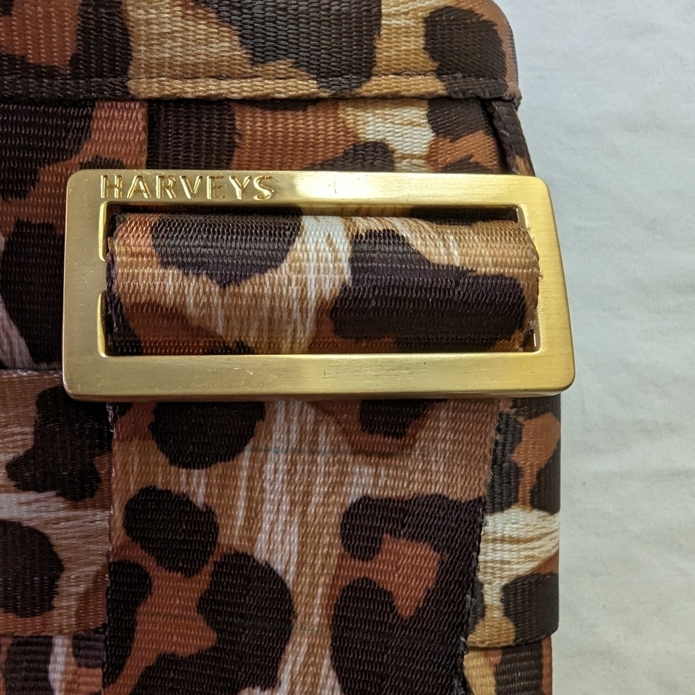 Harveys Snow Leopard (Old Style) Mini Messenger Bag - Picture 3 of 11